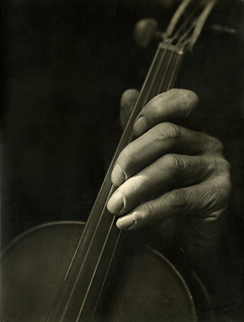 Indecipherable - Violinist Indecipherable - Violinist