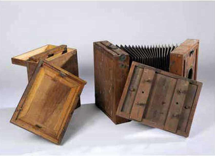 Henri Le Secq - The Photographer's Camera and Equipment Henri Le Secq - The Photographer's Camera and Equipment
