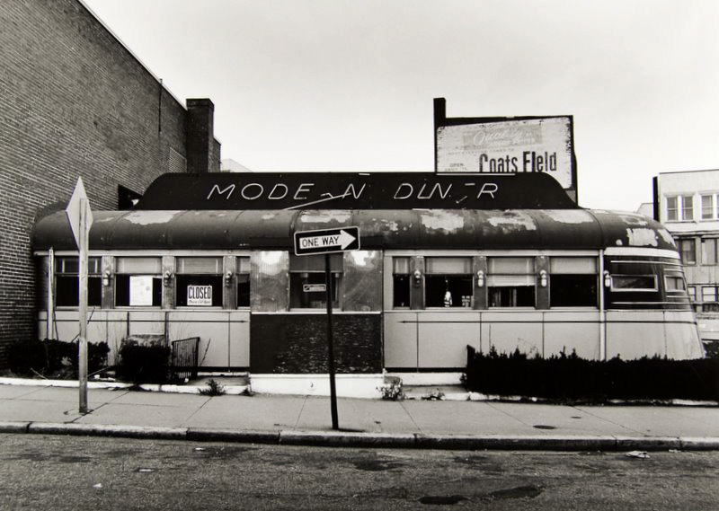 Tom Baril - Modern Diner (broken sign) Tom Baril - Modern Diner (broken sign)