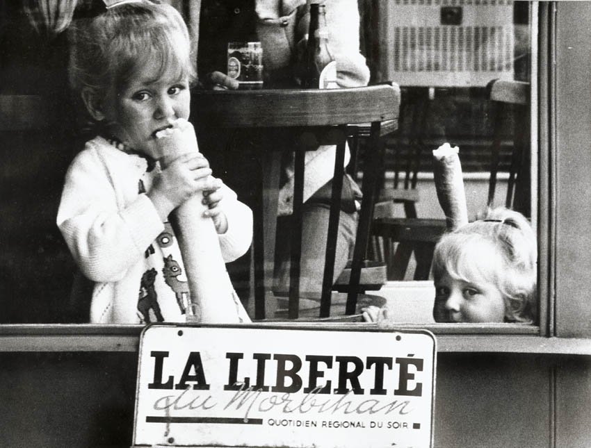 Children with Baguettes