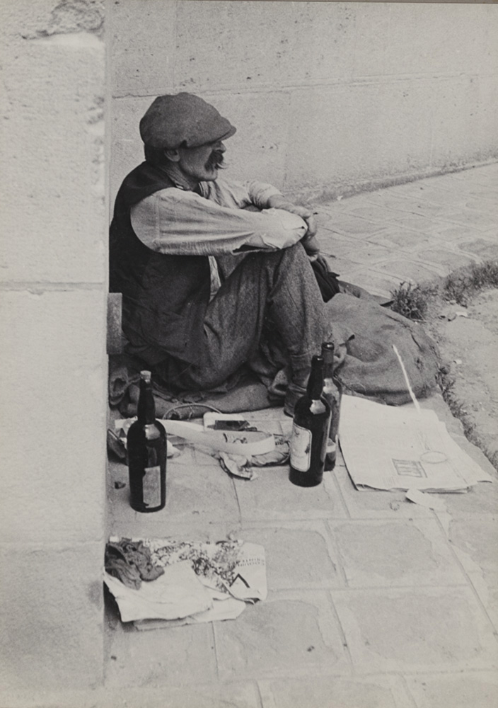 Rene-Jacques (Rene Giton) - Clochard sur les Quais de la Seine (with Wine Bottles) Rene-Jacques (Rene Giton) - Clochard sur les Quais de la Seine (with Wine Bottles)
