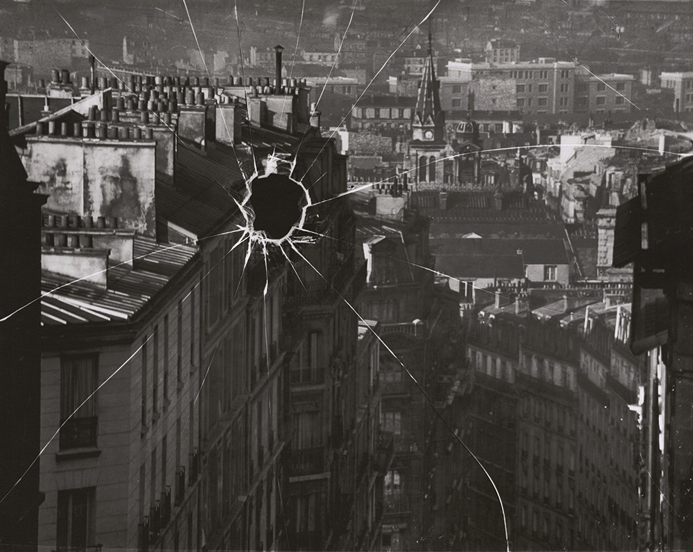 André Kertész - Broken Plate, Paris